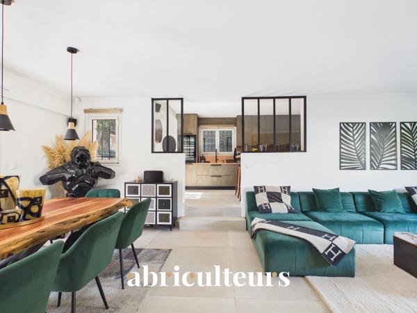 Villa d'exception 313m2 aperçu mer, autonome en énergie, piscine et appartement invités