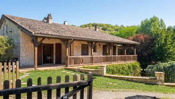 Maison en bordure de village, 3 chambres, dépendances