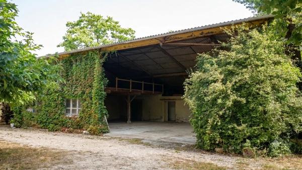 Maison en bordure de village, 3 chambres, dépendances