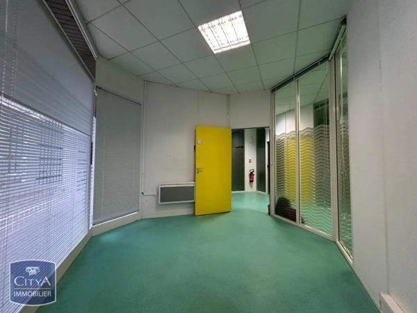 Local commercial à louer 125.68m²