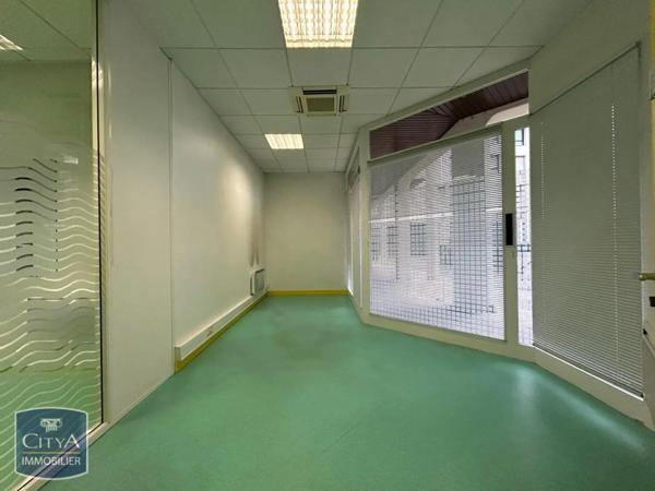 Local commercial à louer 125.68m²