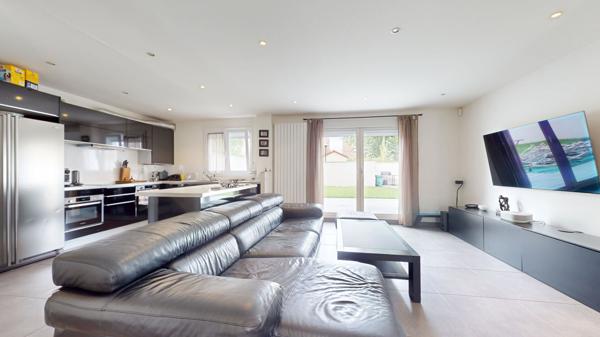 Maison Roissy En Brie 6 pièce(s) 4 chambres