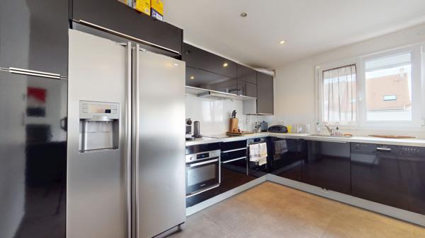 Maison Roissy En Brie 6 pièce(s) 4 chambres