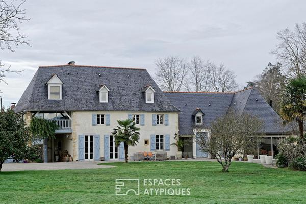 Bâtisse du XVIIIe de plus de 300 m2 remplie de charme