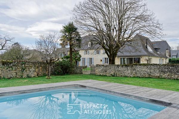 Bâtisse du XVIIIe de plus de 300 m2 remplie de charme