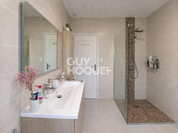 Ensemble immobilier de 260 m² avec piscine et sous-sols de 190m²
