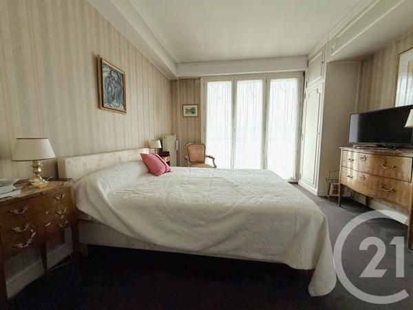 Appartement F6 à vendre  6 pièces - 121,86 m 2   PARIS  - 75016