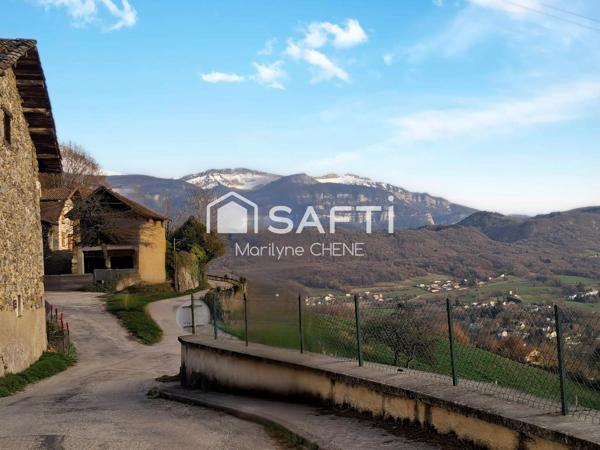 Maison de village sur les hauteurs de Tolvon ( 5 minutes de Voiron) de 120m² avec garage+cave+parcelle 50m²