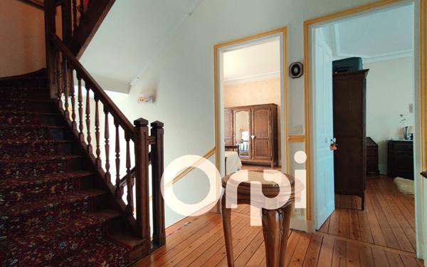 Maison à vendre    11 pièces • 220 m2 Soissons