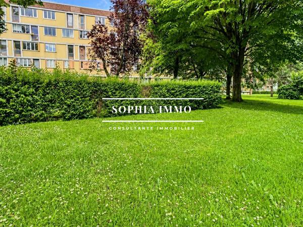Appartement
         4 pièces
        - 70 m² 266 000 € *