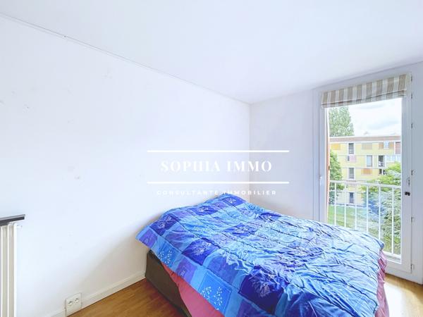 Appartement
         4 pièces
        - 70 m² 266 000 € *