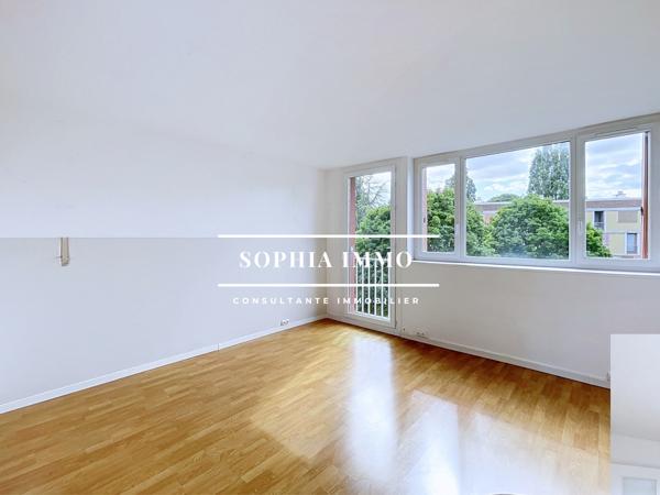 Appartement
         4 pièces
        - 70 m² 266 000 € *