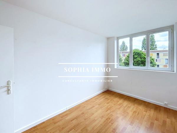 Appartement
         4 pièces
        - 70 m² 266 000 € *