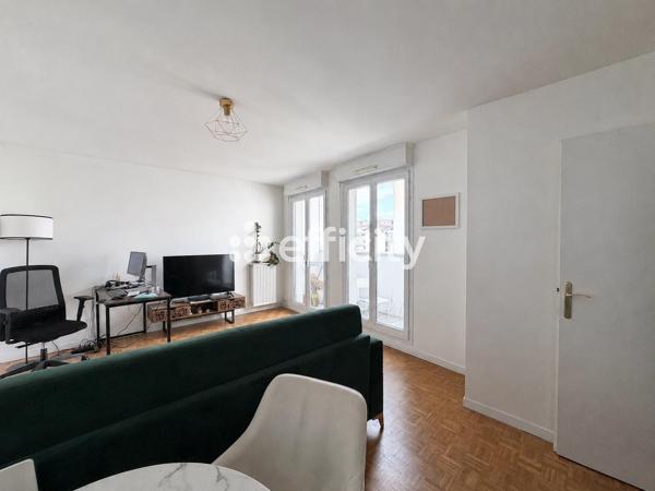 Appartement
         2 pièces
        - 47 m² Exclusivité 335 000 € *