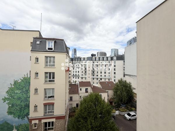 Appartement
         2 pièces
        - 47 m² Exclusivité 335 000 € *