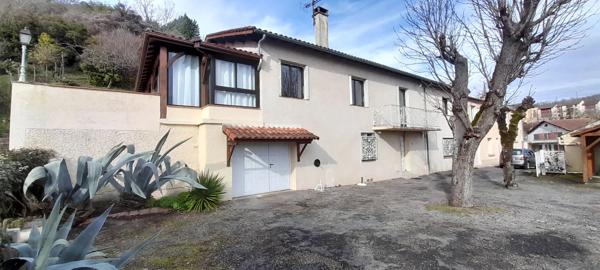 Maison spacieuse avec vues imprenables sur la rivière Lot et Fumel