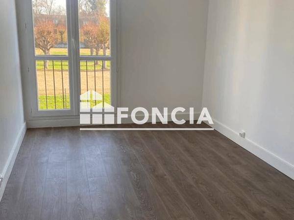 Location Appartement 3 pièces 62.56 m² - 9 AVENUE HENRI IV Rosny Sur Seine 78710