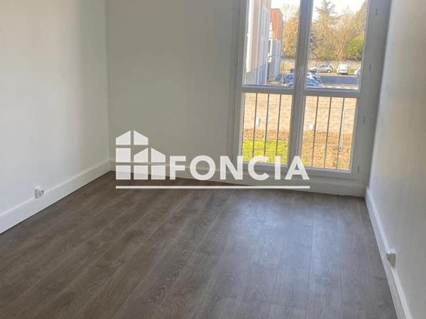 Location Appartement 3 pièces 62.56 m² - 9 AVENUE HENRI IV Rosny Sur Seine 78710