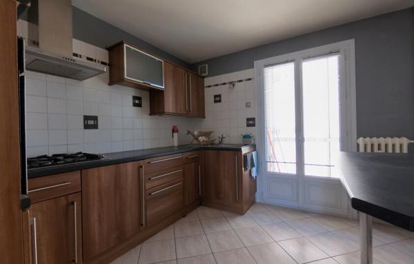Appartement traversant de 70 m2 rénové avec goût   Château Vert, Valence