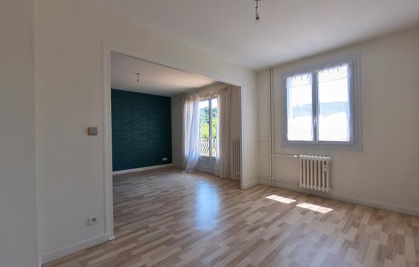 Appartement traversant de 70 m2 rénové avec goût   Château Vert, Valence