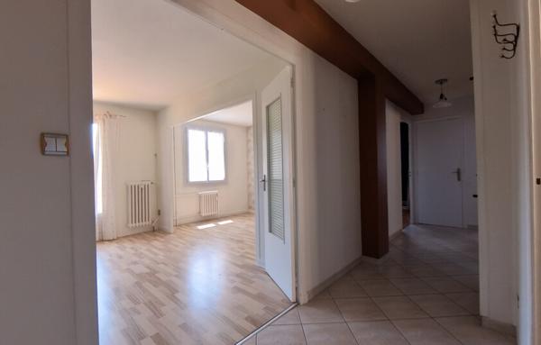 Appartement traversant de 70 m2 rénové avec goût   Château Vert, Valence
