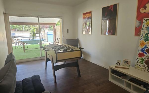 Maison à vendre    7 pièces •  Saint-André-de-Cubzac