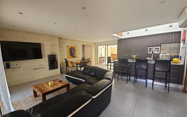 Maison à vendre    7 pièces •  Saint-André-de-Cubzac