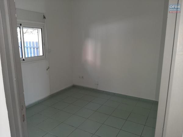 A louer appartement F3/4 au rdc au lieu dit Petit Bazar à Saint-André