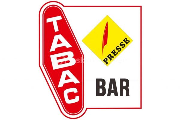 Opportunité rare sur l'un des emplacements les plus prisés et animés de la ville. Affaire à fort passage bénéficiant d'une clientèle fidèle de riverains, de bureaux, ainsi que d'un flux touristique constant tout au long de l'année.

Les atouts de l'affaire :

Emplacement N°1 :  zone piétonne très dynamique.

Bail sécurisé : bail commercial récemment renouvelé le 1er juillet 2024.

Chiffre d'affaires solide : CA Bar de 250 000 € + commissions Tabac/Loto de 75 000 €.

Rentabilité forte : EBE retraité supérieur à 100 000 €.

Liberté d'exploitation : libre de tout contrat brasseur.

Capacité : 50 places en intérieur + belle terrasse exploitable.

Conformité : attestation PMR OK.

Organisation actuelle :
Tenu par un couple d'exploitants, épaulé par 1 salarié à plein temps et 1 salarié à temps partiel.

Dossier complet et éléments financiers communiqués après un premier échange et signature d'un engagement de confidentialité.