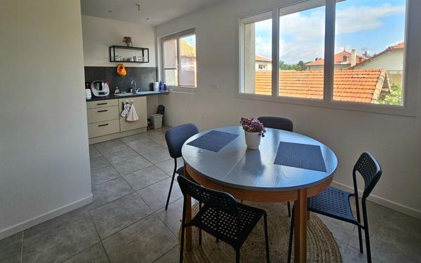 Appartement à vendre    4 pièces • 104 m2 Montélimar