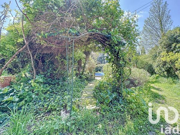 Maison 9 pièces de 160 m² à Beaucaire (30300)