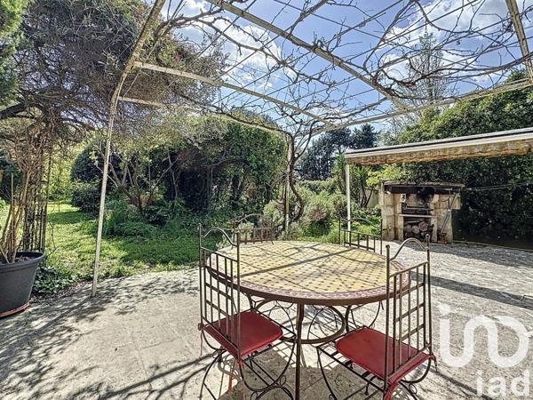 Maison 9 pièces de 160 m² à Beaucaire (30300)