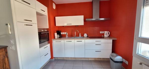 À vendre : Appartement contemporain de 4 pièces 3 chambres  avec 2 balcons  proche Ceyzeriat !