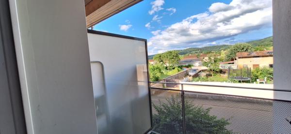 À vendre : Appartement contemporain de 4 pièces 3 chambres  avec 2 balcons  proche Ceyzeriat !