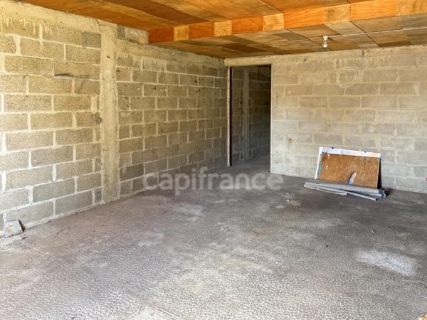 IDEAL INVESTISSEUR Immeuble avec local commercial à vendre SAVIGNE L'EVEQUE (72)