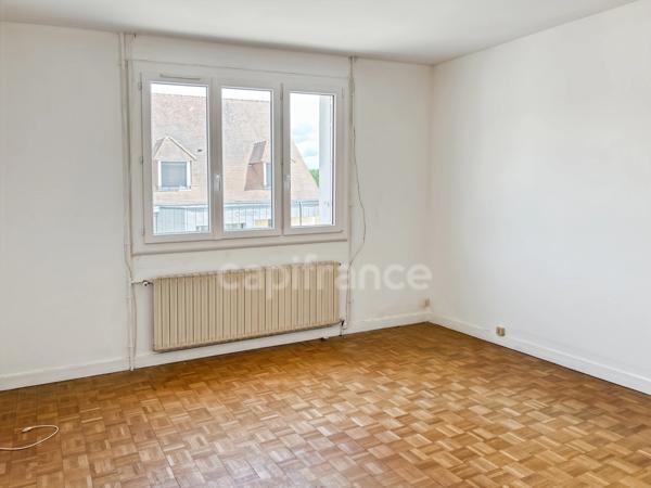 IDEAL INVESTISSEUR Immeuble avec local commercial à vendre SAVIGNE L'EVEQUE (72)