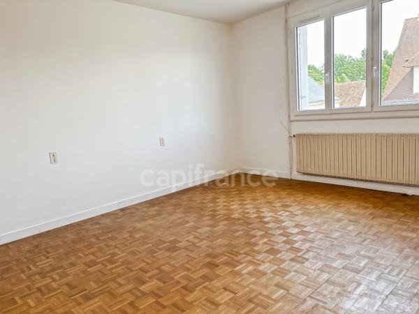 IDEAL INVESTISSEUR Immeuble avec local commercial à vendre SAVIGNE L'EVEQUE (72)