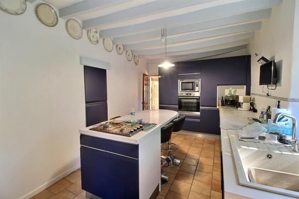 Longère 3 chambres et grand terrain avec dépendances et garage proche MAINTENON