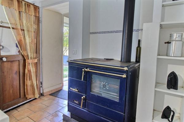 Longère 3 chambres et grand terrain avec dépendances et garage proche MAINTENON