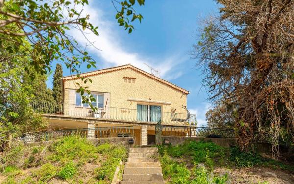 Maison à vendre    6 pièces • 197 m2 Saint-Cyr-sur-Mer