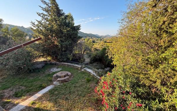 Maison à vendre    6 pièces • 197 m2 Saint-Cyr-sur-Mer