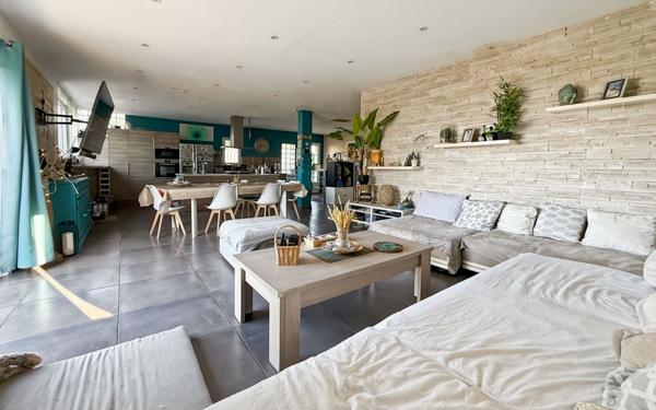 Maison à vendre    6 pièces • 197 m2 Saint-Cyr-sur-Mer