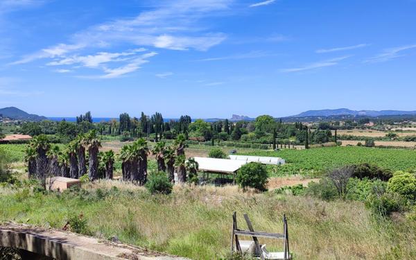 Maison à vendre    6 pièces • 197 m2 Saint-Cyr-sur-Mer