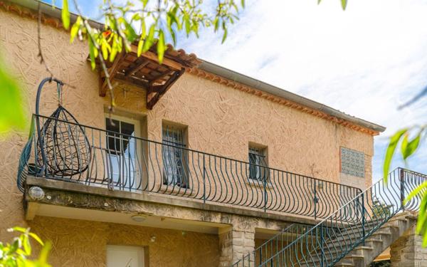 Maison à vendre    6 pièces • 197 m2 Saint-Cyr-sur-Mer