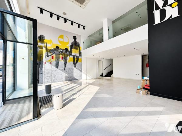 Local commercial de 81 m2 avec reserve