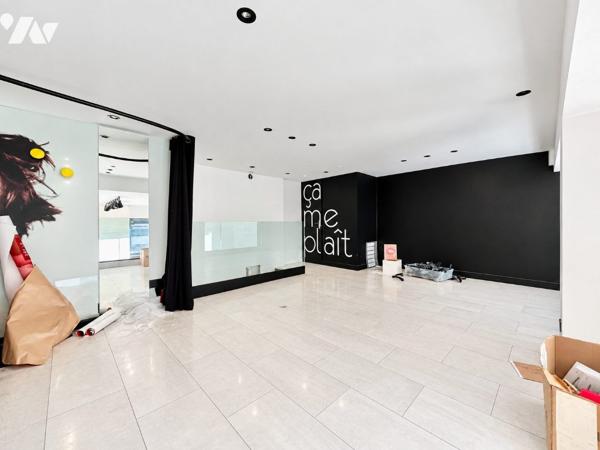 Local commercial de 81 m2 avec reserve