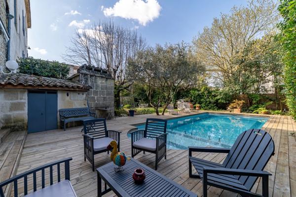 EXCEPTIONNEL ET RARE DANS LE CENTRE DE SOMMIERES : Maison de Maître avec Piscine (30)