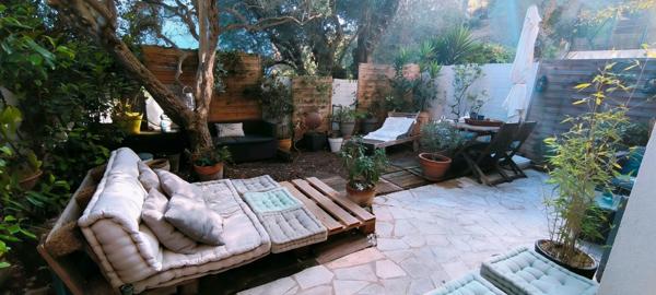 Saint Laurent du Var, les Rascas, grand deux pièces de 57m2 en rez de jardin de jardin avec 37.40m2 d'exterieur au calme absolu, plein sud.