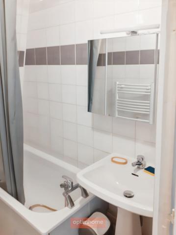 IMMEUBLE DE RAPPORT 3 STUDIOS LOUES