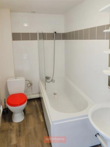 IMMEUBLE DE RAPPORT 3 STUDIOS LOUES